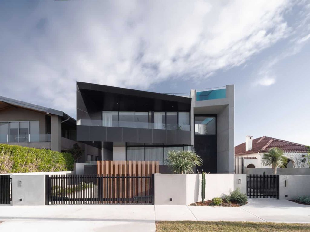 Glass Swimming Pools: Elevate Your Home’s Luxury Appeal